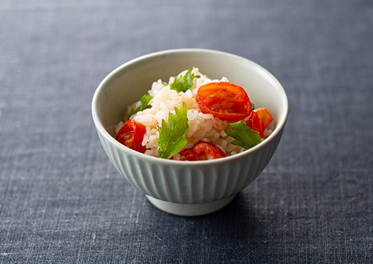 茅乃舎だしのだし炊きごはん　焼きトマトと大葉