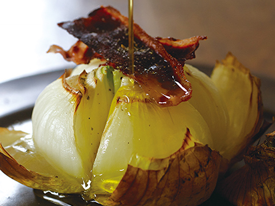 オーブンで焼くだけ 新玉ねぎの丸ごと焼き